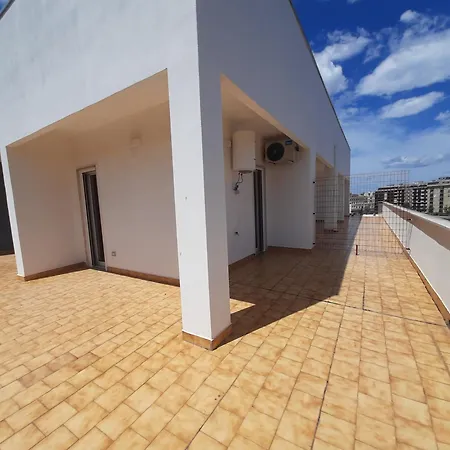 Urban View - & Terrace بيت ضيافة 3*
